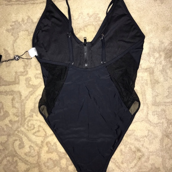 Black Front-Zip One Piece Swimsuit - Picture 2 of 4
